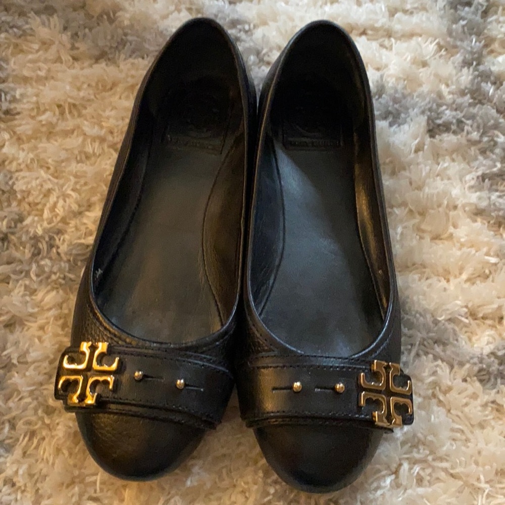 Lightly worn Tory Burch flats